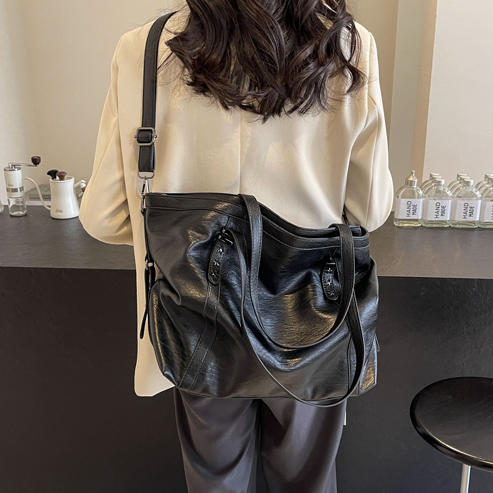 Big Black Shoulder crossbody B - Luxury Bags 2026 review and price