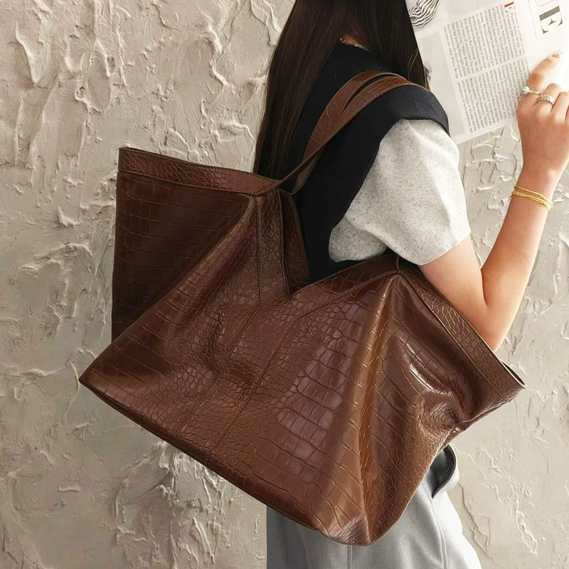 Oversized Crocodile Pattern To - Luxury Bags 2026 review and price
